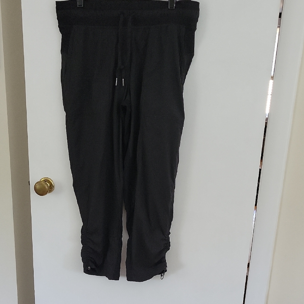 Lululemon Capri Dance Studio Pants